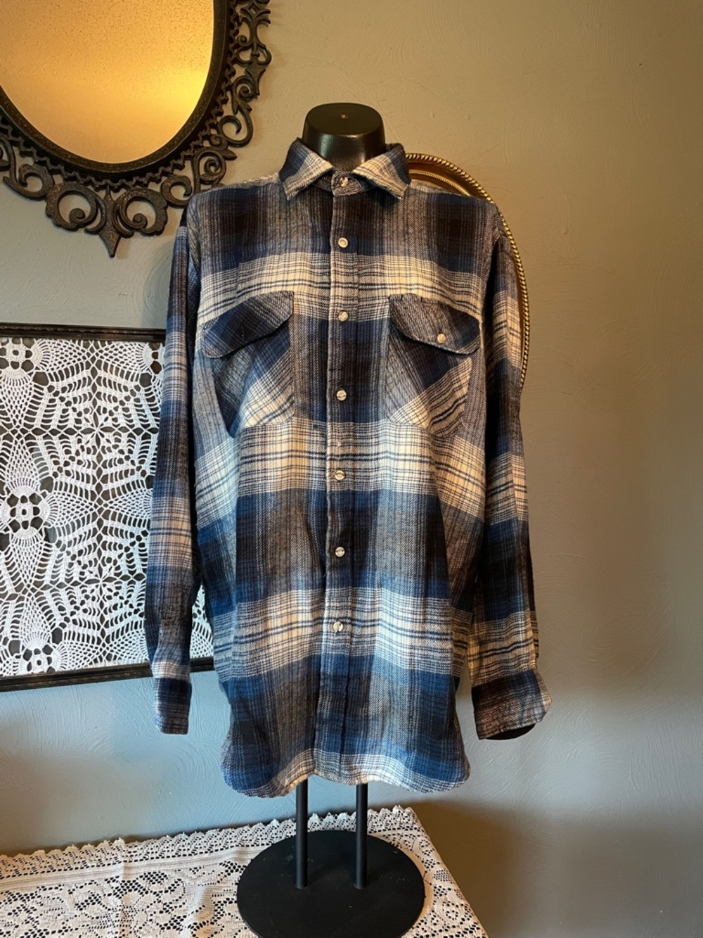 Casual Blue Plaid Button-Down Shirt